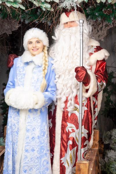 Наталья:  Дед Мороз с баяном и Снегурочка