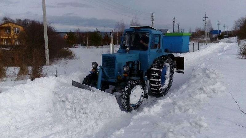 Римма Забабурина:   трактор МТЗ Уборка снега, территории