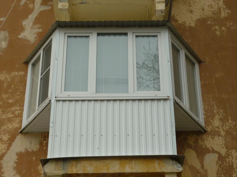 Сергей:  Балконы, сварка каркаса, расширение, крыши, отделка, окна.