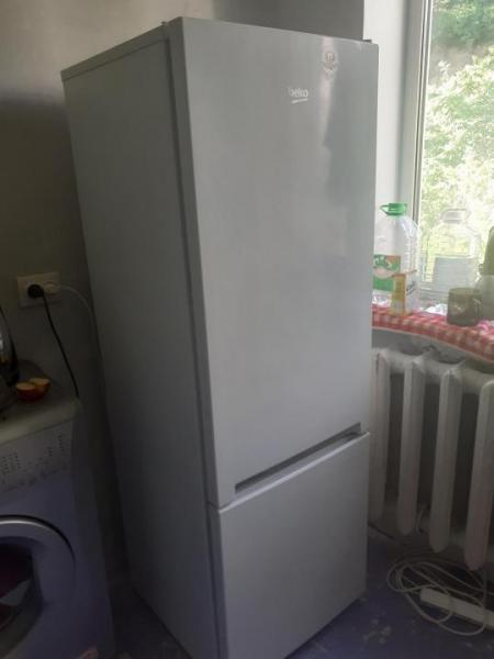 Арсений:  Ремонт холодильников на дому, гарантия