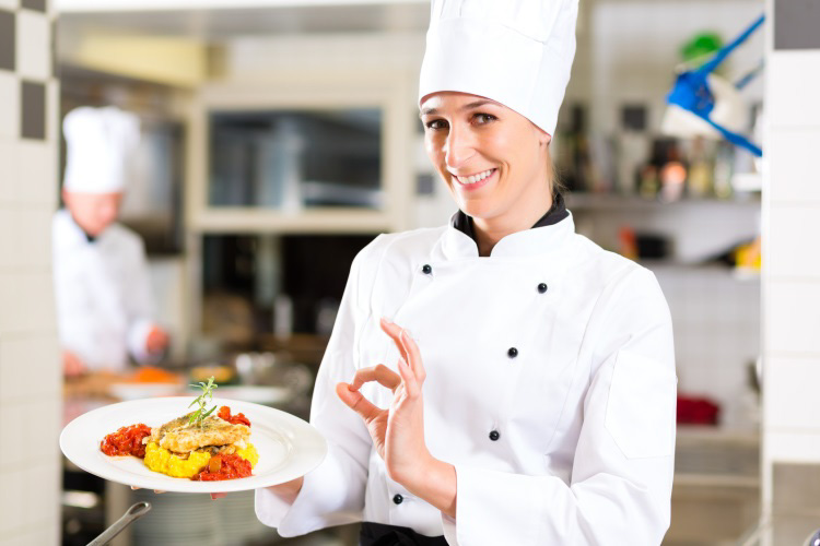 Требуется повар в семью.  