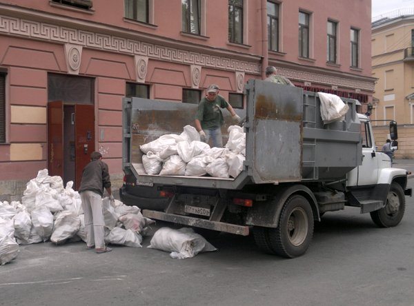 Вывоз строительного мусора Грузчики Махачкала