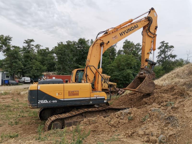 Экскаваторщик ростов на дону. Экскаватор Komatsu pc200-8. Komatsu pc200-7. Гусеничный экскаватор Комацу 200. Комацу 220 экскаватор.