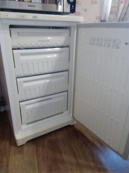 Максим:  Мастер по ремонту холодильников.