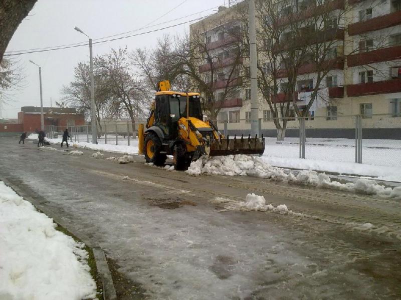Алексей:  Услуги по уборке и вывозу снега.