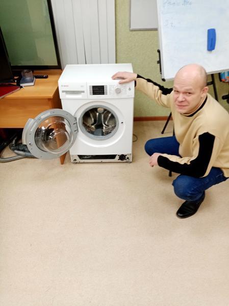 Игорь:  Ремонт стиральных, посудомоечных машин и Водонагревателей.