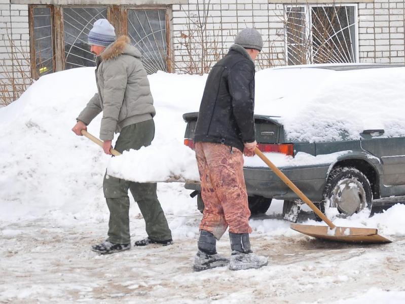 Сергей:  Уборка территории от снега Вывоз снега Ручная уборка снега