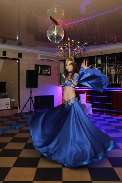Екатерина:  Восточные танцы, светодиодное шоу 